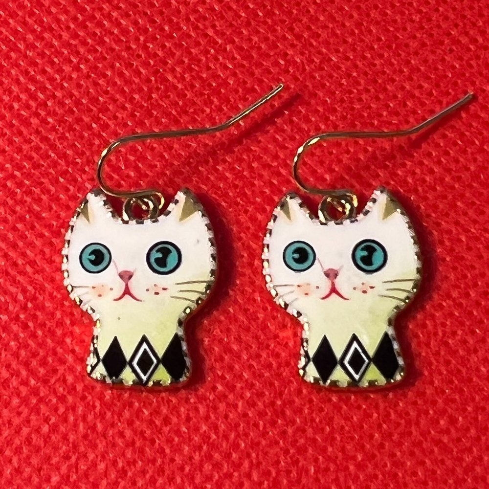 White Cat Kitten with Big Blue Eyes Gold Tone French Hook Pierced Earrings 0250